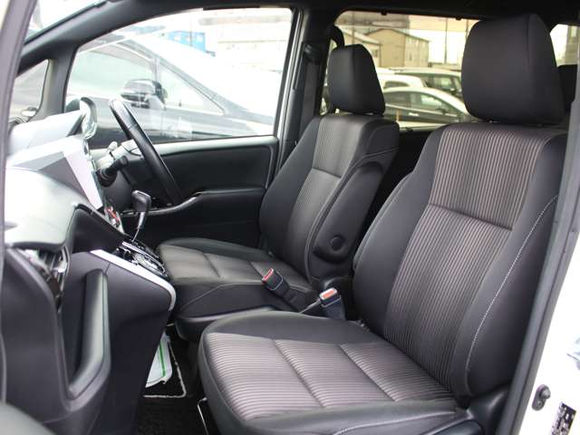 Toyota Voxy 10