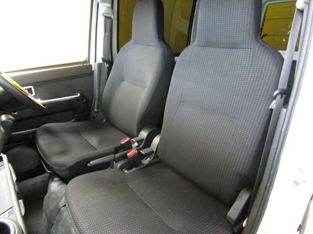 Daihatsu Hijet Cargo 7