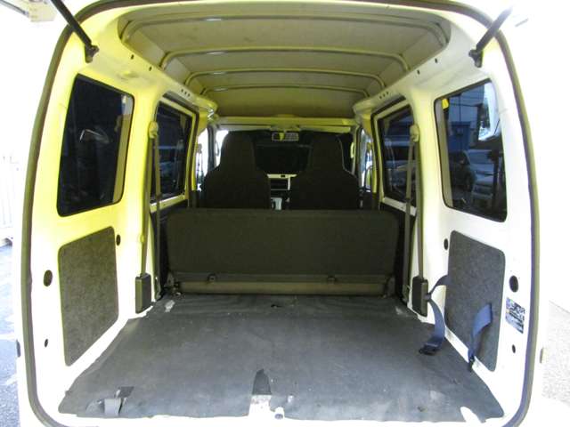 Daihatsu Hijet Cargo 9