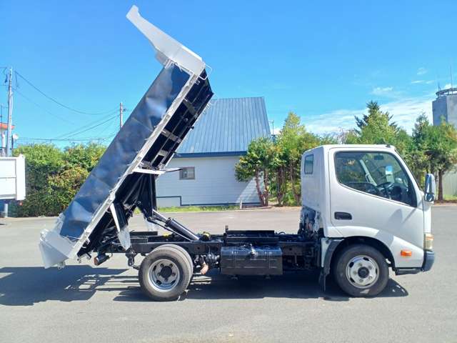 Hino Dutro 4