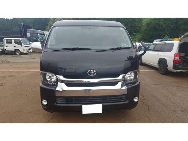 Toyota Hiace 2