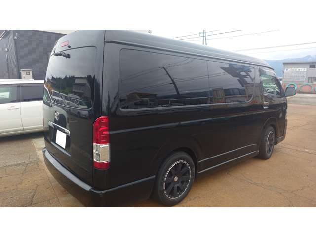 Toyota Hiace 5