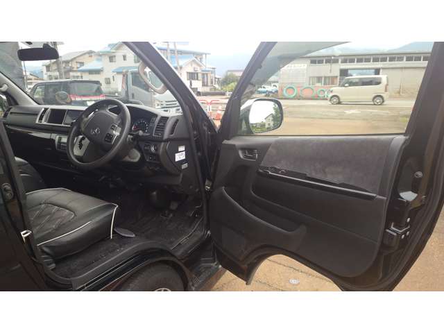 Toyota Hiace 9