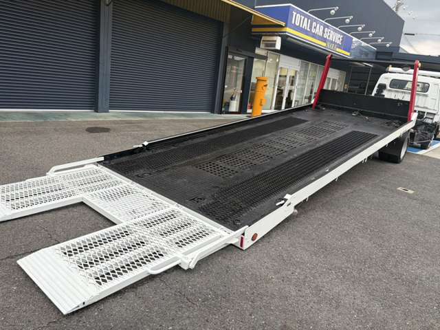 Mitsubishi Fuso Canter 10