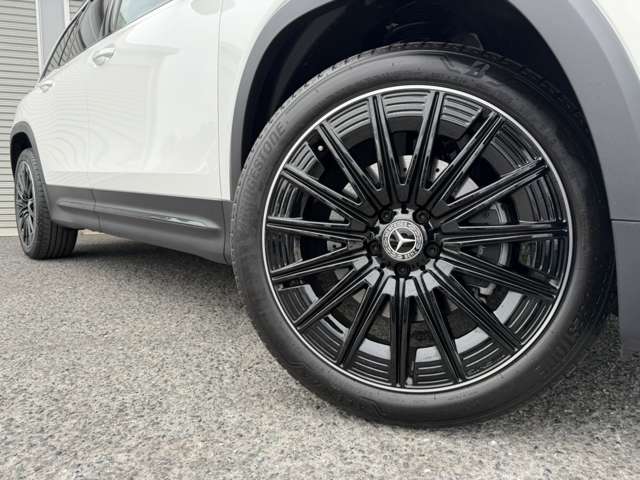 Mercedes-Benz GLB 12