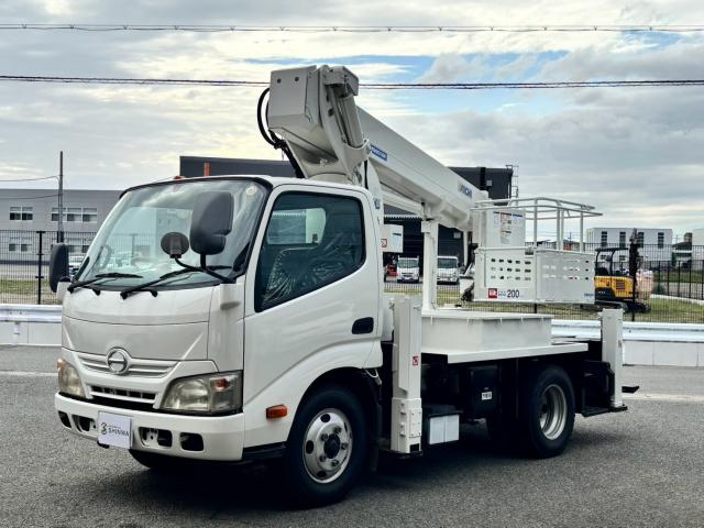 Hino Dutro 9