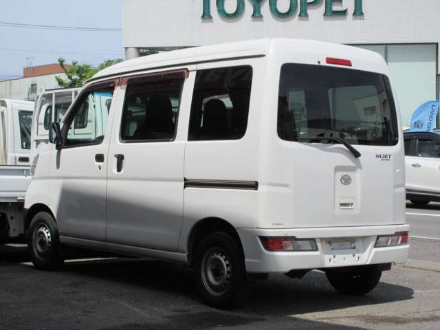 Daihatsu Hijet Cargo 10