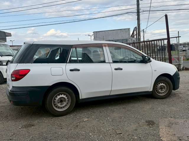 Nissan AD 4