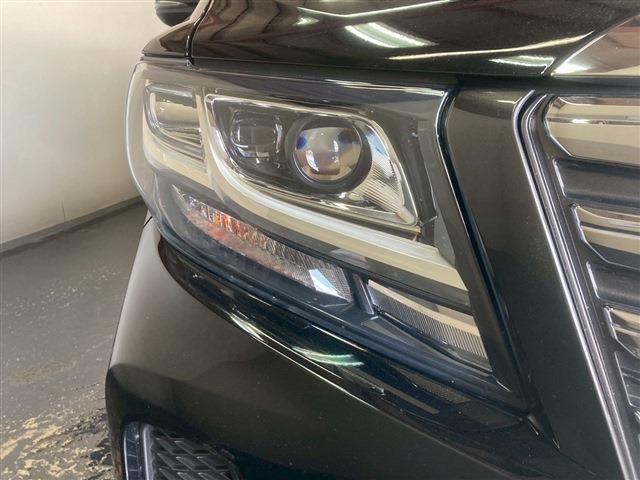 Toyota Alphard 4