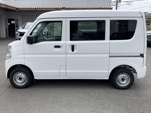 Mitsubishi Minicab Van 12