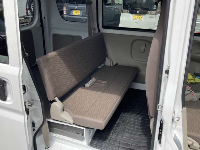 Mitsubishi Minicab Van 8