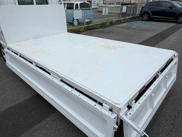 Mazda Bongo Truck 8