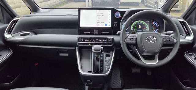 Toyota Noah 12