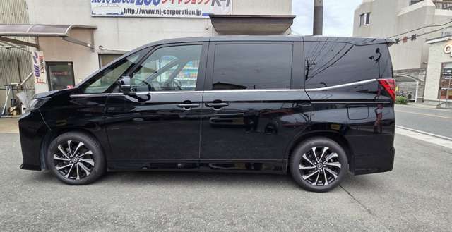 Toyota Noah 2