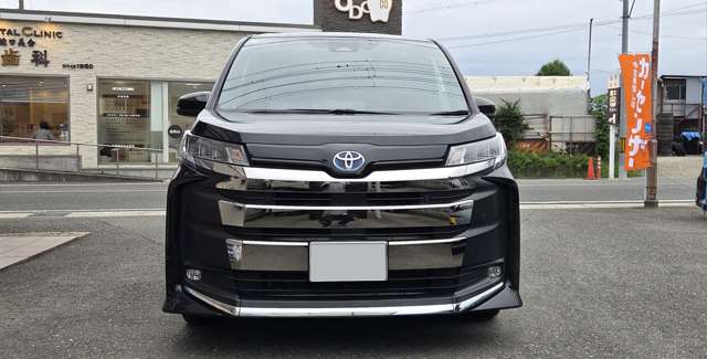 Toyota Noah 8
