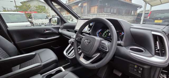 Toyota Noah 9