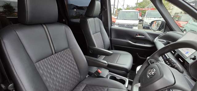 Toyota Noah 10