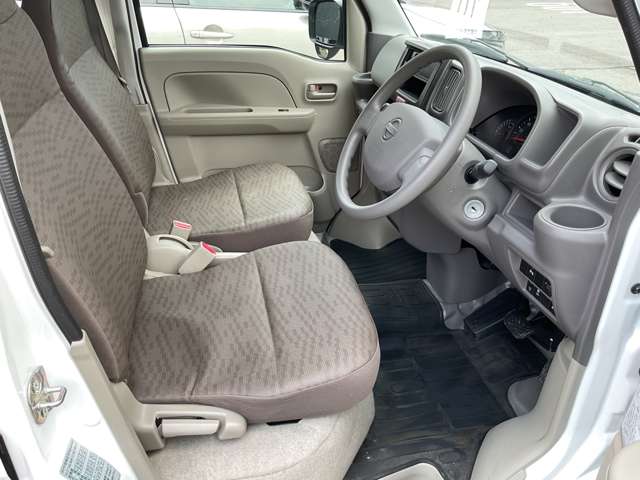 Nissan NV100 Clipper 11