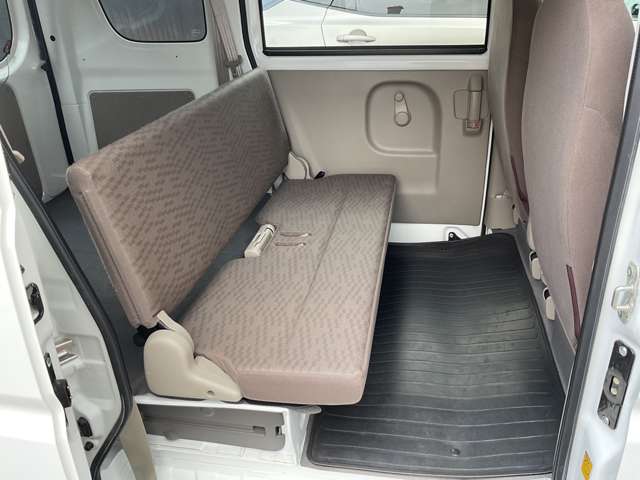 Nissan NV100 Clipper 12