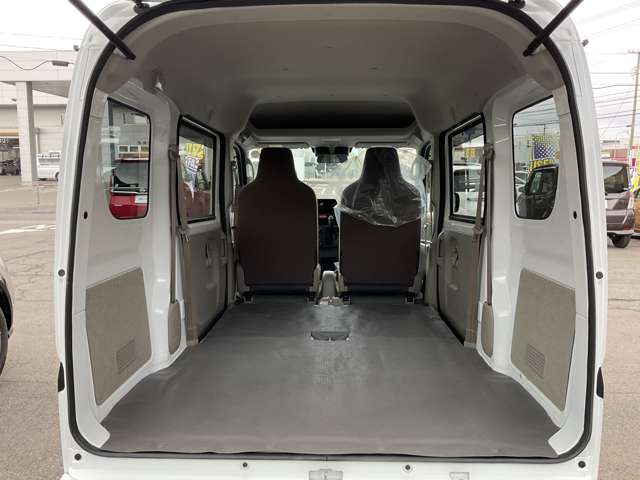 Nissan NV100 Clipper 9