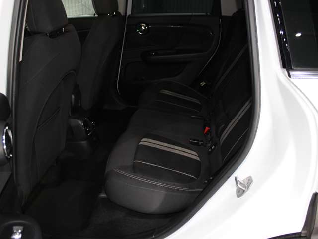 MINI Crossover 10