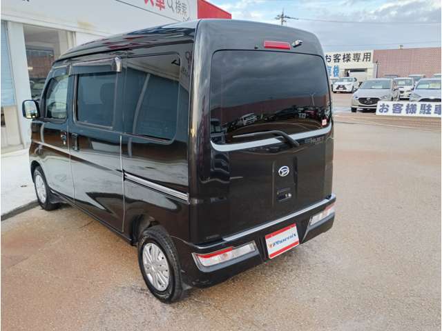 Daihatsu Hijet Cargo 11