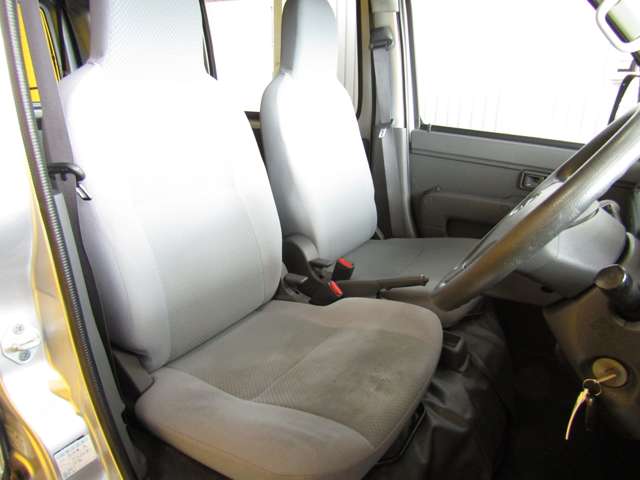 Daihatsu Hijet Cargo 6