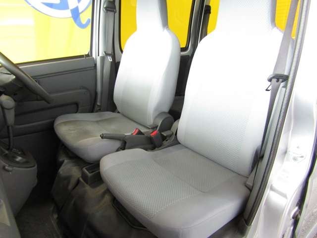 Daihatsu Hijet Cargo 7