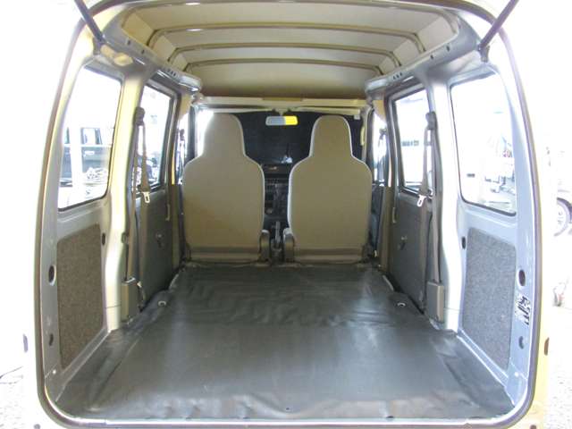 Daihatsu Hijet Cargo 10