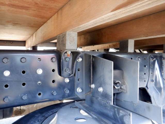 Mitsubishi Fuso Canter 9