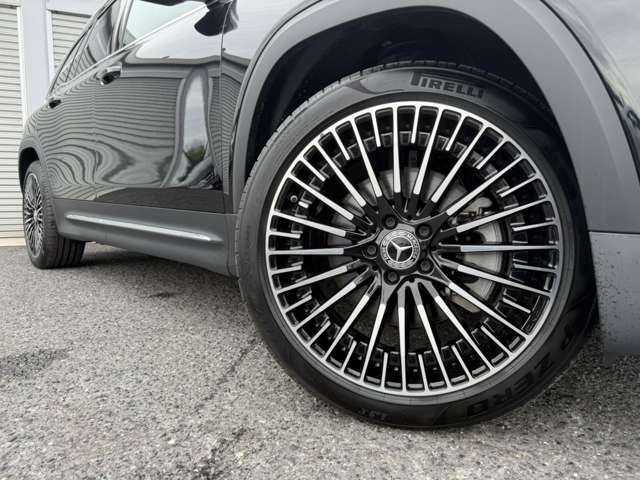 Mercedes-Benz EQB 12