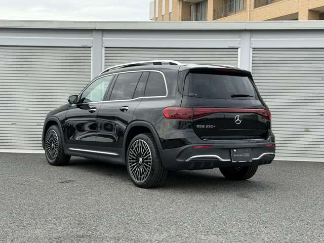 Mercedes-Benz EQB 7