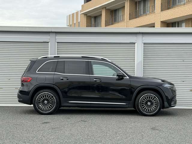 Mercedes-Benz EQB 10