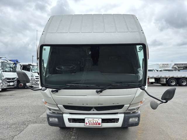 Mitsubishi Fuso Canter 4