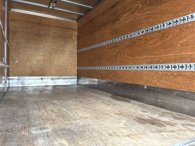 Mitsubishi Fuso Canter 5