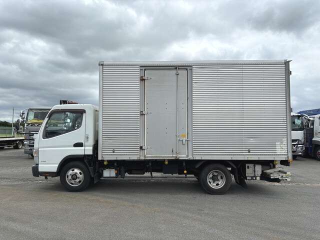 Mitsubishi Fuso Canter 9