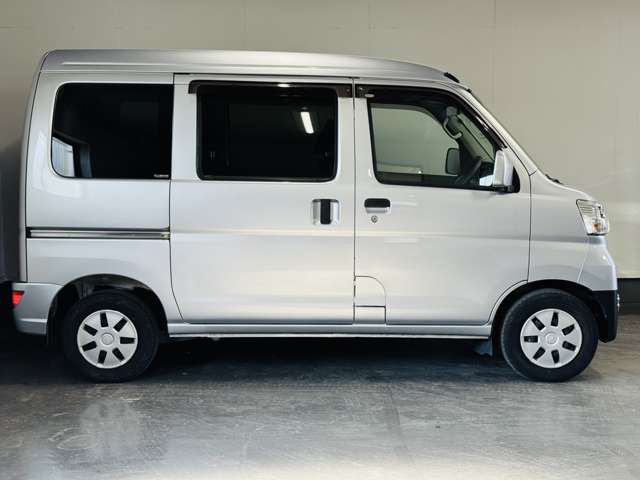 Daihatsu Hijet Cargo 11
