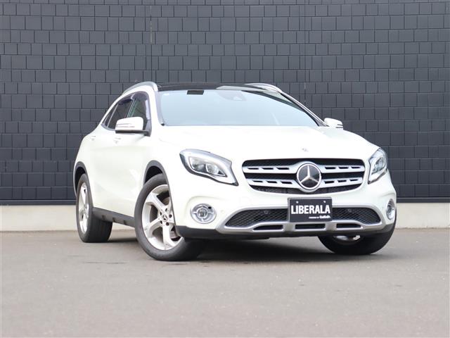 Mercedes-Benz GLA-Class 11