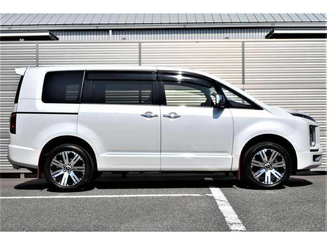 Mitsubishi Delica D:5 5