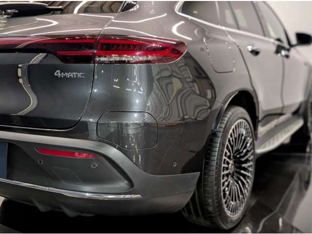 Mercedes-Benz EQC 11