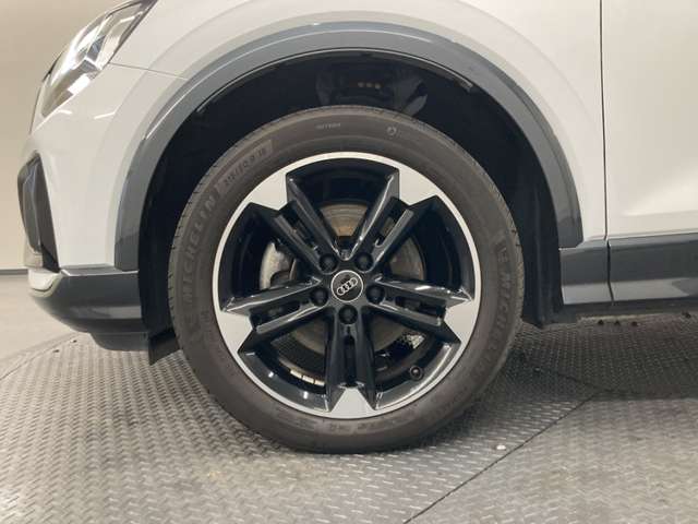 Audi Q2 11