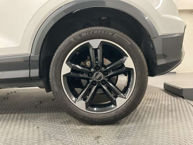 Audi Q2 12