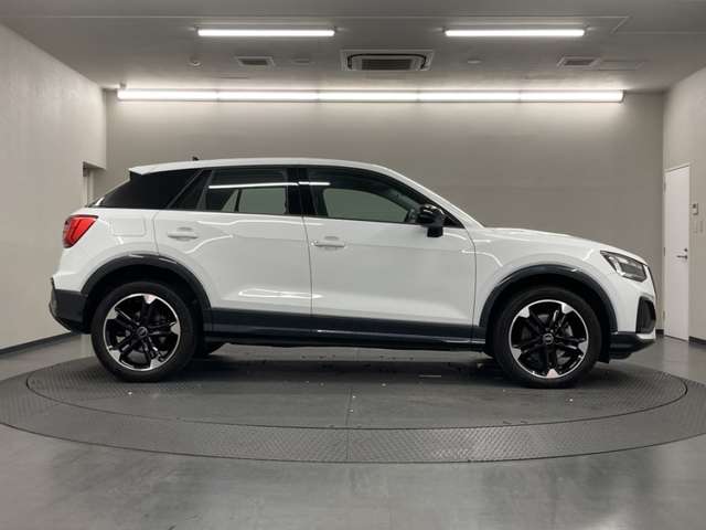 Audi Q2 6