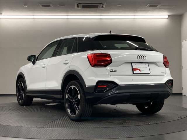 Audi Q2 8