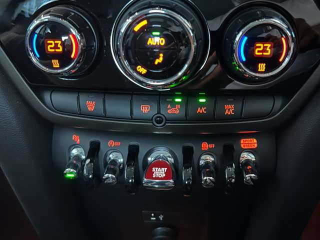 MINI Crossover 9
