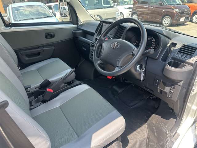 Toyota Town Ace Van 12