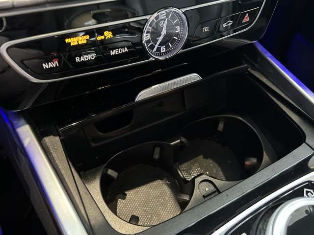 Mercedes-Benz G-Class 12