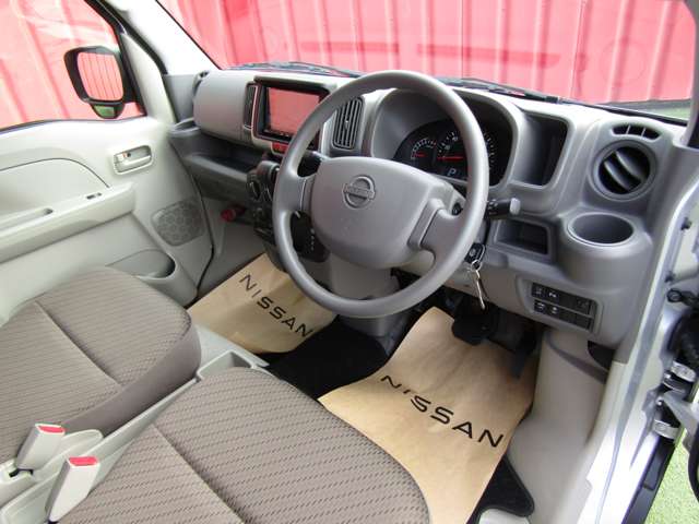 Nissan NV100 Clipper 7