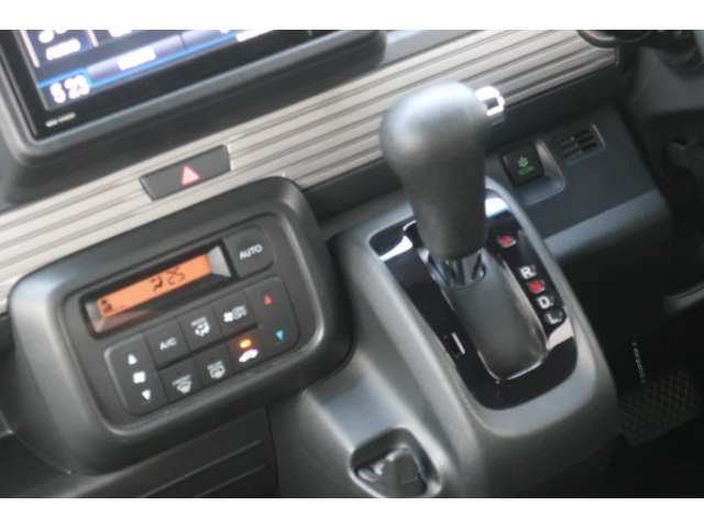 Honda N-VAN 11