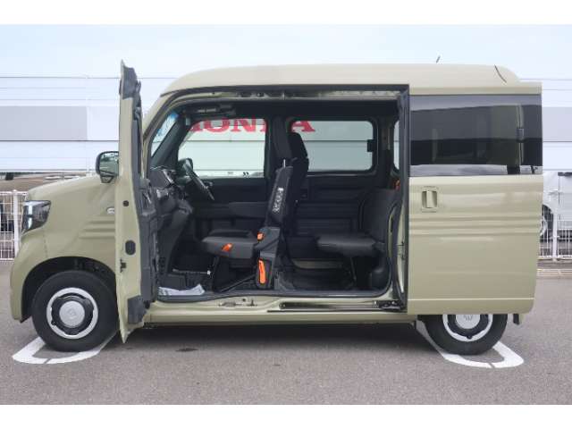 Honda N-VAN 8